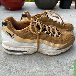 sold // Nike air max 95